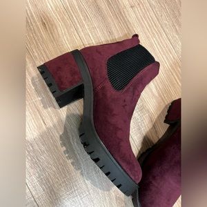 Seven7 Berlin Lug Sole Bootie, size 6